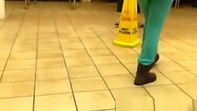 Tight pants panties mark