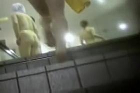 Asian girl shows all the beauty of her naked body