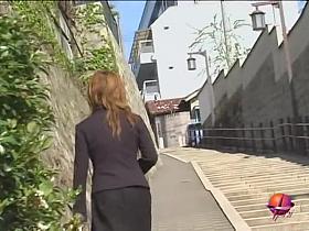 Sharking no panties with beautiful doll getting confused during fast attack