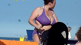 Candid MILF Huge Busty Beach Cleavage