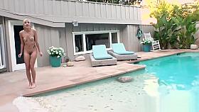 Skinnydipping Eliza Jane Fucks For Bikini