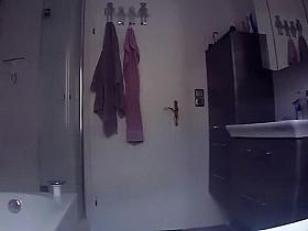 Daughter spied while shaving pussy