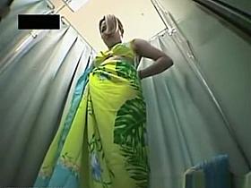 Under wear fit room voyer