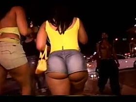 Booty Butt Ass Cheeks Jiggling while walking 04