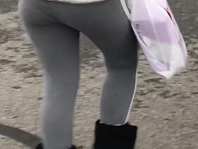 Glimpse Lovely Candid Booty Display