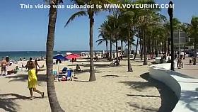 Sideways view of naked pussy mound