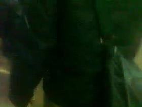 Culona en jeans rosas