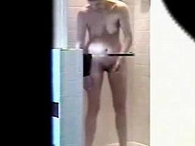 Quick masturbation in the shower