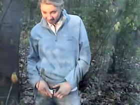 Outgoing girl fucked in a park