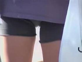 Candid short shorts wrapping hot amateur girls legs around 03zt