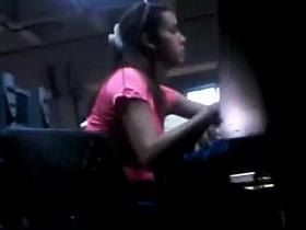 Mostrando bulto en cyber