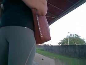 Dark spandex pants fat cameltoe