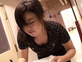 Cute amateur japanese brunette downblouse vid