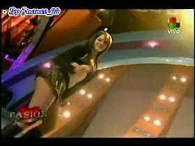 Dancer girls showing a lot of asscheeks in this music video