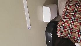 Spanner in der Damentoilette!