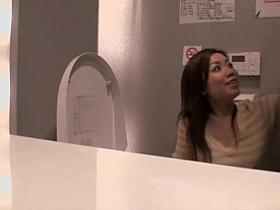Nice Jap whore takes a big knob in the toilet voyeur video