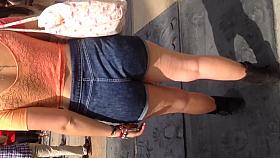 Nice white Milf ass in daisy dukes