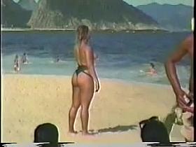 Walking beach booty jiggling butt cheeks - 01