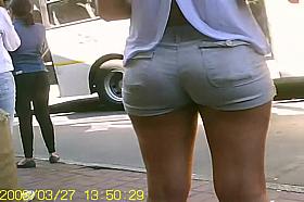 sexy caderona awaiting your buenisima