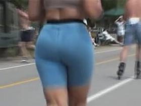 Candid sports girl teasing with her nice soft booty 07zs