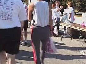 Back view of amateur mature on the candid voyeur video 03zv