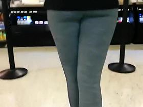 Cute girl's ass while she's on tip toes