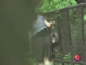 Scorching hot babe got no panties sharked while strolling