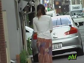 Sharking skirt from a sexy Asian hottie with no panties on