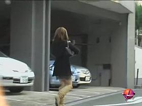 Her ass got no panties sharked while walking down the street