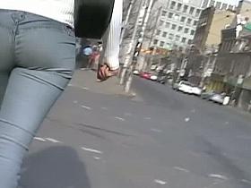 Candid street cam catches a hot ass in tight jeans