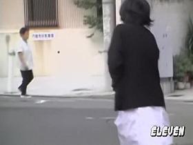 Going out in the slippers is a sign of getting skirt sharked