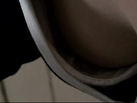 Downblouse video of a tempting Asian girl