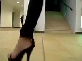 teen heel flashing in mall
