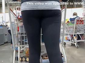 Stance of a sexy prisoner