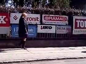 panicka v silonkach a mini suknicke