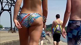 Nice ass on a chick in a colorful bikini