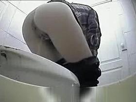 Cam&Atilde;&copy;ra cach&Atilde;&copy;e dans les toilettes