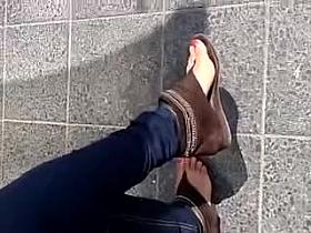 Public Feet 52