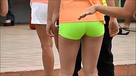 Unknown lady wiggles ass in jeans