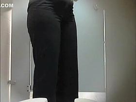 Her ass is fully open during peepee