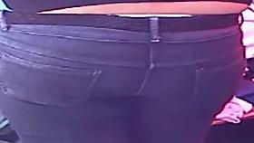 Gordita con culito rico, y se le nota el calzon