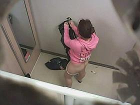 Hottie with naked ass caught on changing room camera