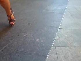 LURKING TEEN ASSES 07