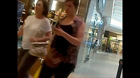 Bouncing boobs candid