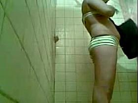 monse en la regadera