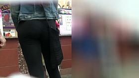 Leggings Babe at Taco Bell