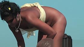 Nudist beach video introduces great looking naked babes