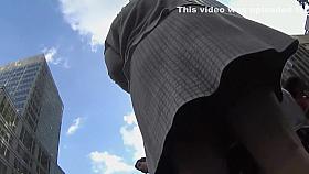 Business lady upskirt shows nude pussy