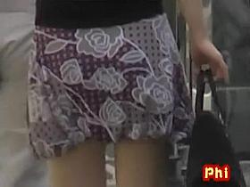 Walking like a model with no panties on sharking video