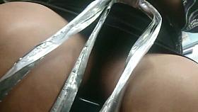 gorda muestra en el metro